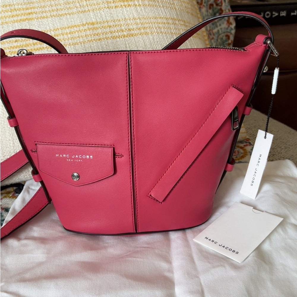 New authentic Crossbody Marc Jacobs Leather  Handbag.